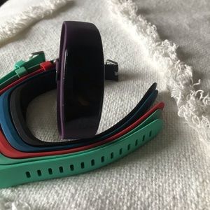 Fitness tracker with replacement bands